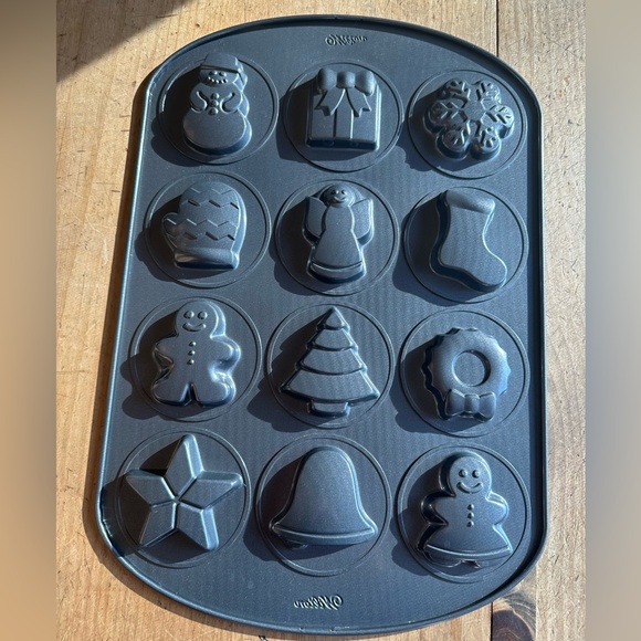 Wilton Other - WILTON Christmas 12 Unique Cookie Shapes Pan